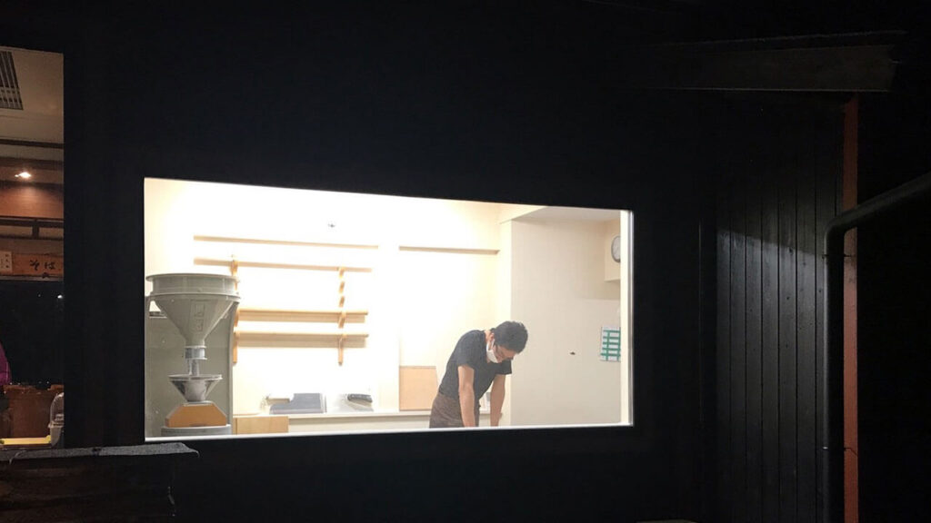 【長野県 北佐久郡 】御代田 霧下そば 地粉や（じごなや）