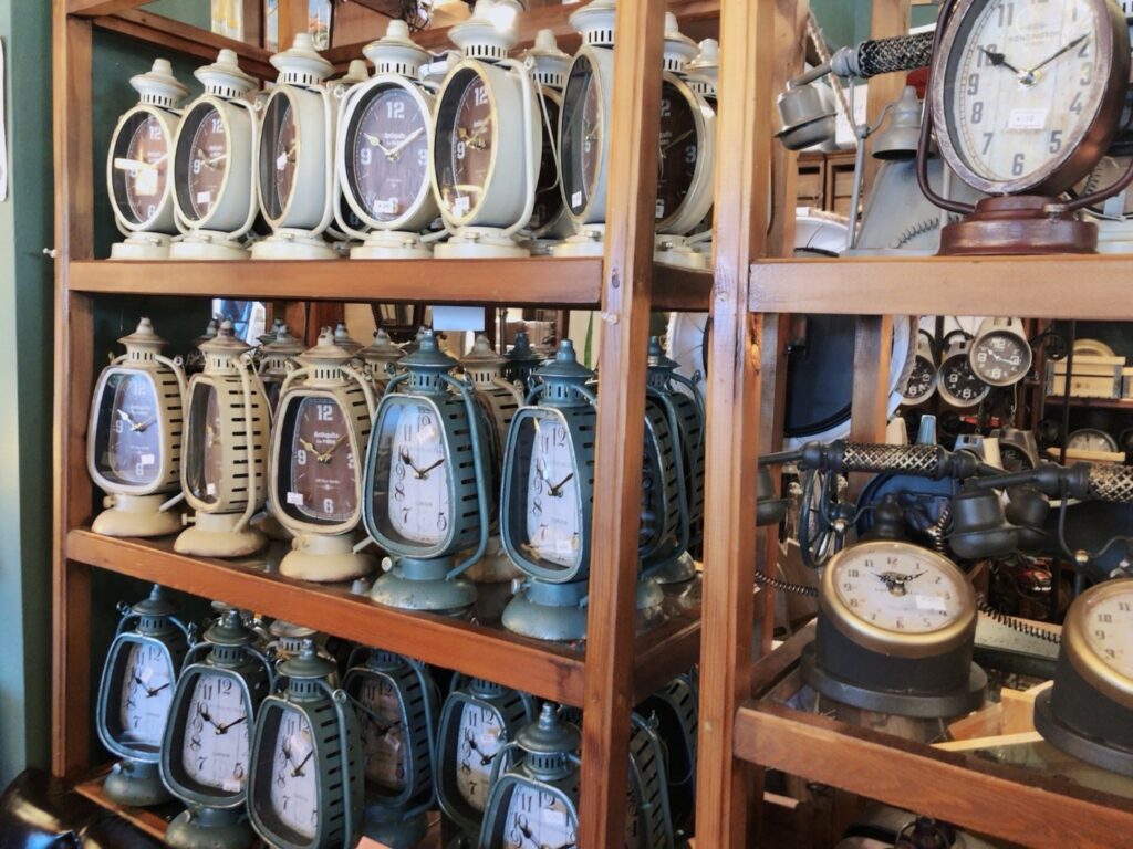 What？　家具と雑貨の店【長野県 北佐久郡 御代田町】