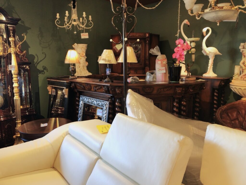 What？　家具と雑貨の店【長野県 北佐久郡 御代田町】